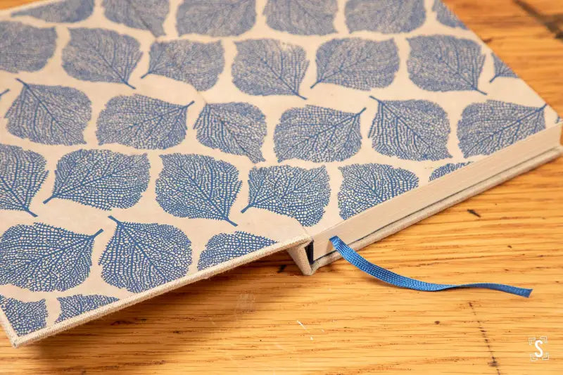 Case Bound - A5 - Arena Bulk Ivory - Flax/Linen Natural - Leaves Blue/Brown - Journal