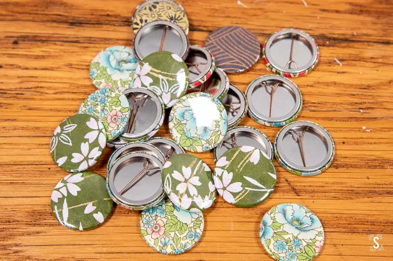 Decorated Paper Badge - Assorted - 25mm - Badge