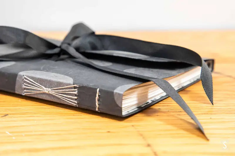 Long Stitch - A5 - Smooth Laser White - Cellula Black/Grey - Squares Black/Natural - Journal