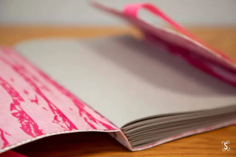 Long Stitch - Journal - A5 - Materica Clay - Pendant Soft Pink - Sakun Electric Striation Rose - Journal