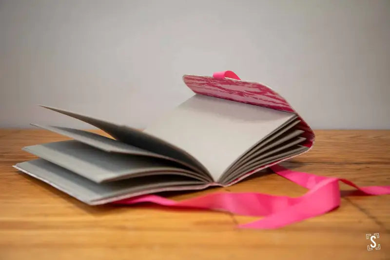 Long Stitch - Journal - A5 - Materica Clay - Pendant Soft Pink - Sakun Electric Striation Rose - Journal