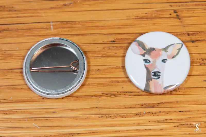 Deer - Badge - 25mm - SQUUSHED